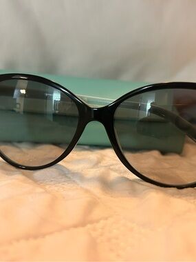 Tiffany & Co. Black Oversized Round Sunglasses